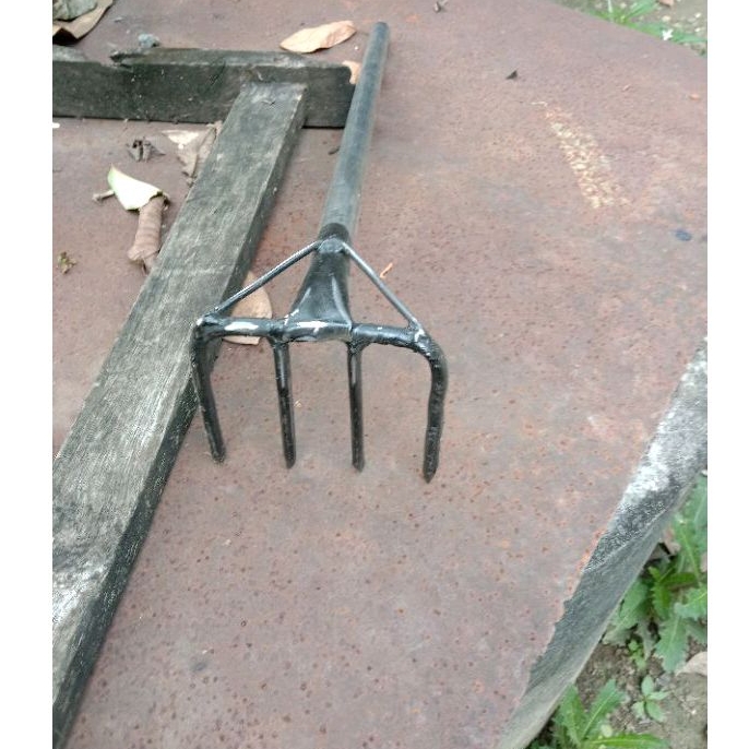 garukan sampah got baja 10mm gagang 60cm