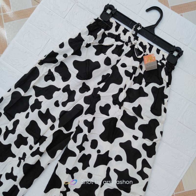 Daily Pants Motif Cow - Celana Rayon Wanita