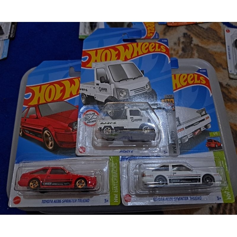 Paketan Hot Wheels Kang Tahu Toyota A86 Merah dan Putih + Mighty K Putih