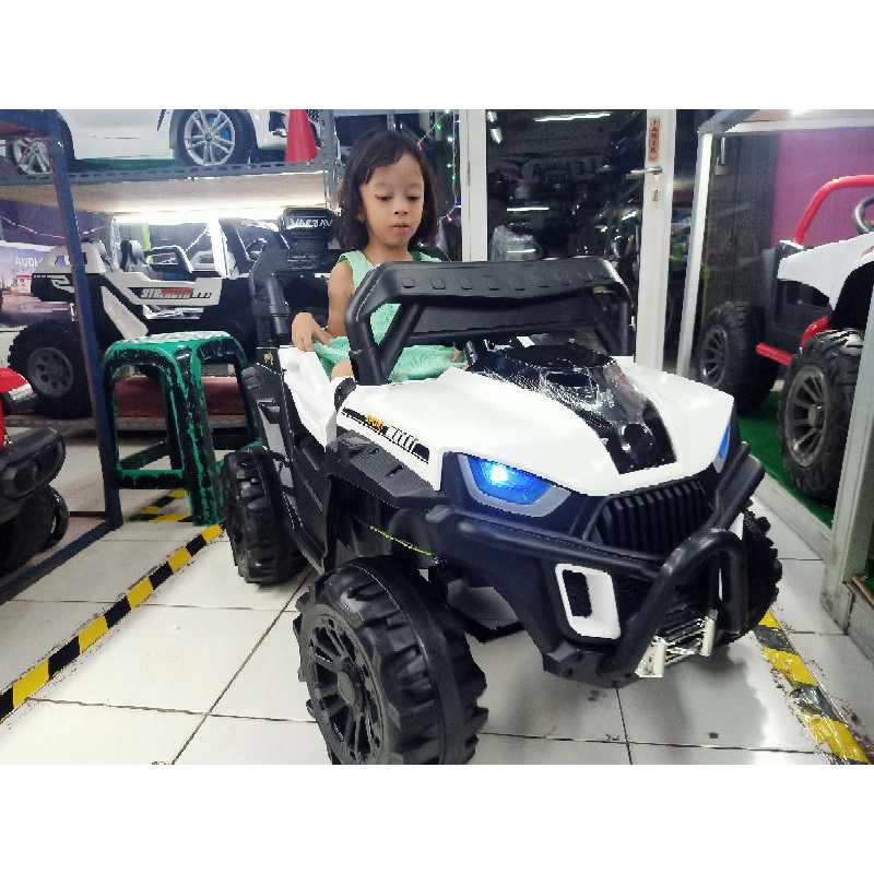 mobil aki utv Jeep Pasific