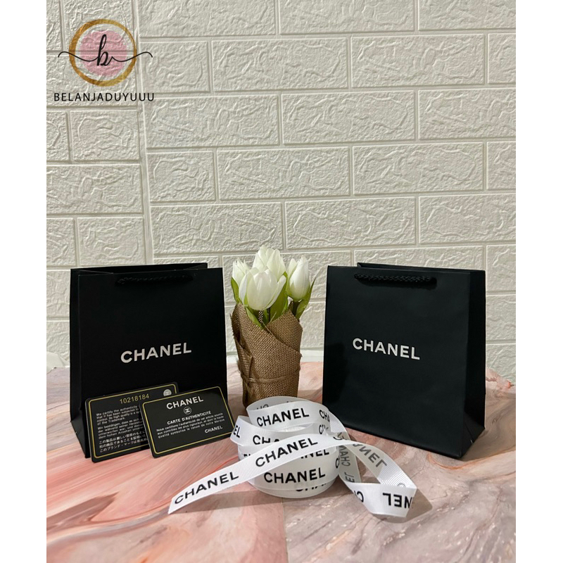 Paper Bag Chanel Hitam Untuk Parfume Size Small Pembungkus Kado