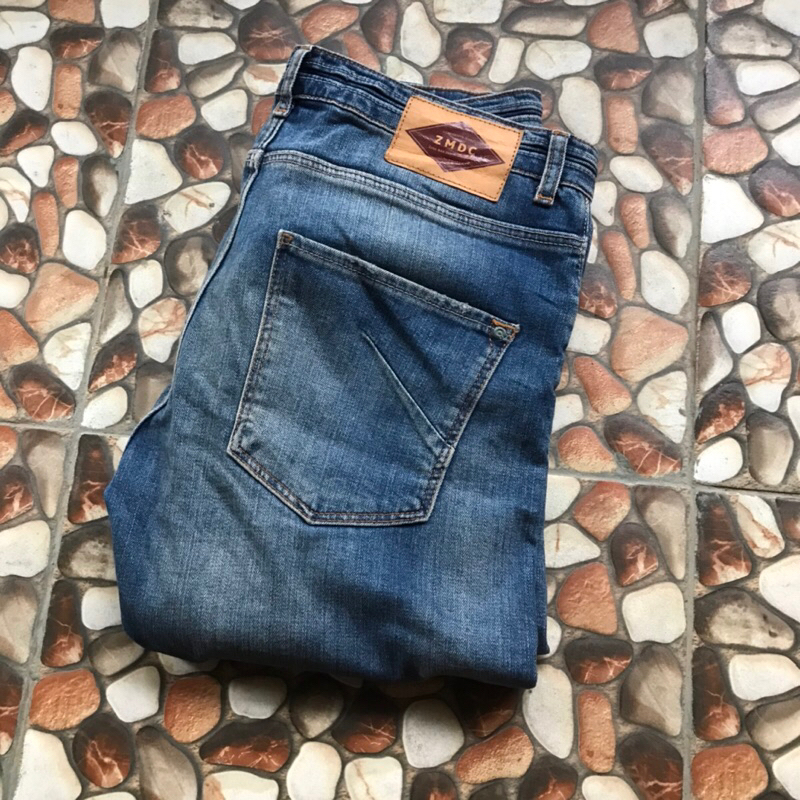 zara ripped jeans