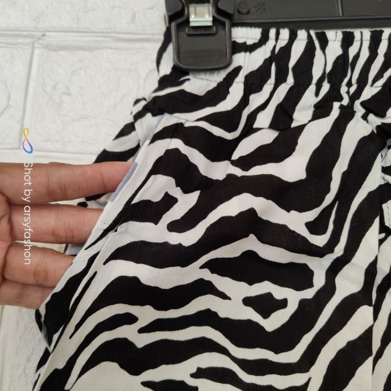 Daily Pants Motif Zebra -Celana Wanita