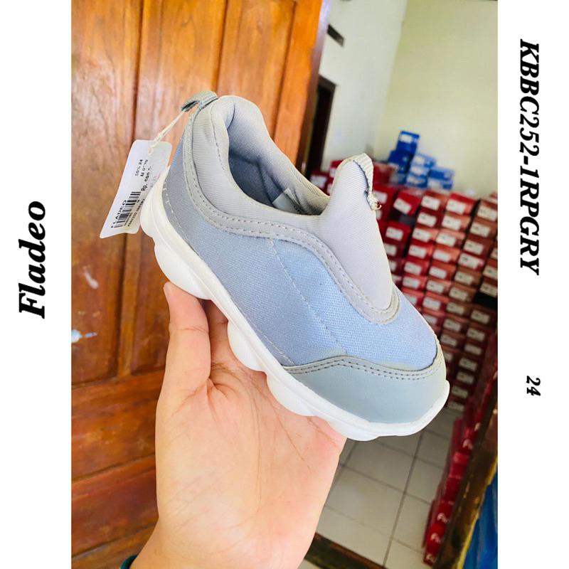 sepatu anak kbbc252 gry