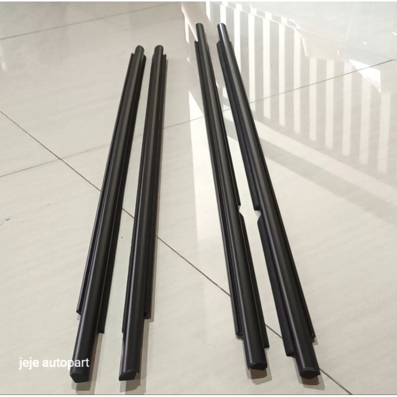 karet pelipit plipit pintu kaca luar INNOVA 2004-2015