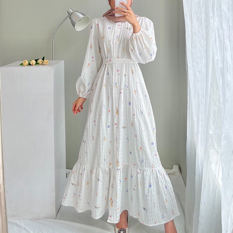 Sophia Dress Broken White M by Edmee Outfit