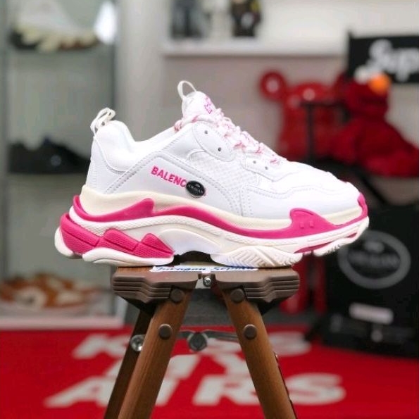 Balenciaga Triple S &quot;Fluo Pink/White&quot;