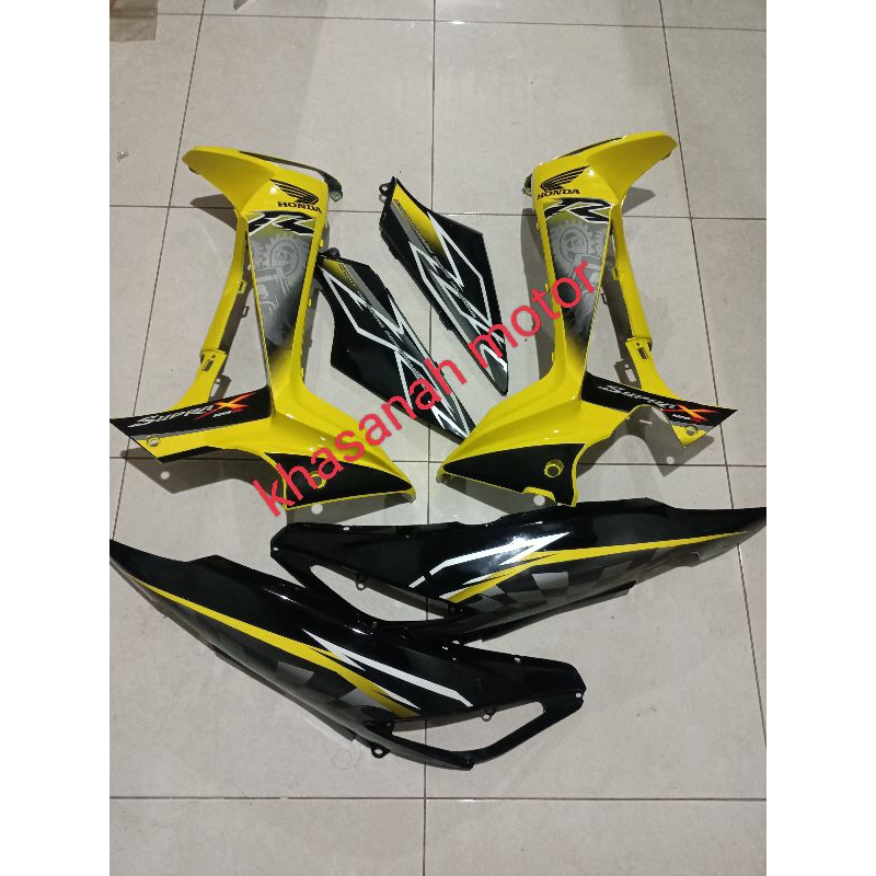 body samping sayap Supra x 125 new batman warna kuning+BONUS STRIPING