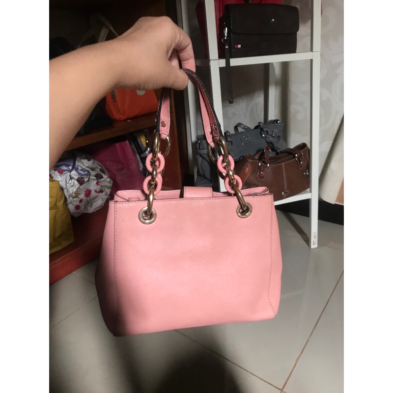 MK chintya preloved