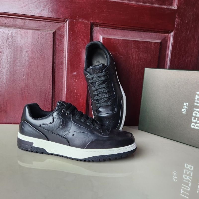 Sepatu berluti sneaker mirror quality