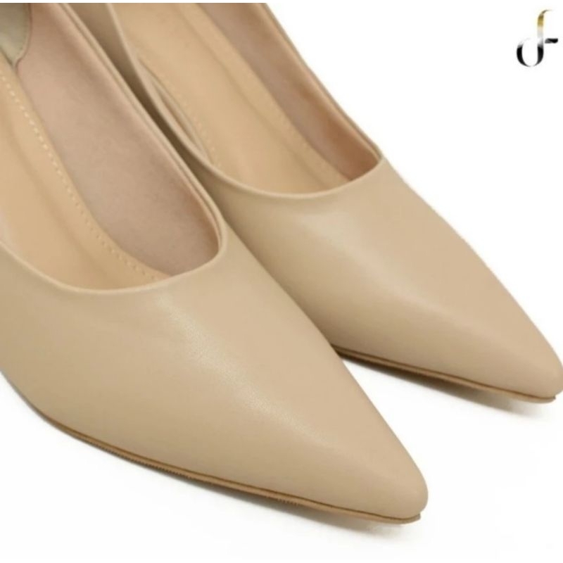 Sepatu Pantofel wanita merk Faradela felecia