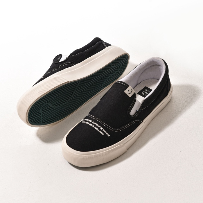 Sepatu Noosa Liberta Slip On Classic Black / White