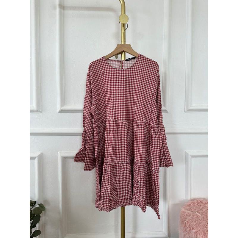 Preloved Track & Tricky