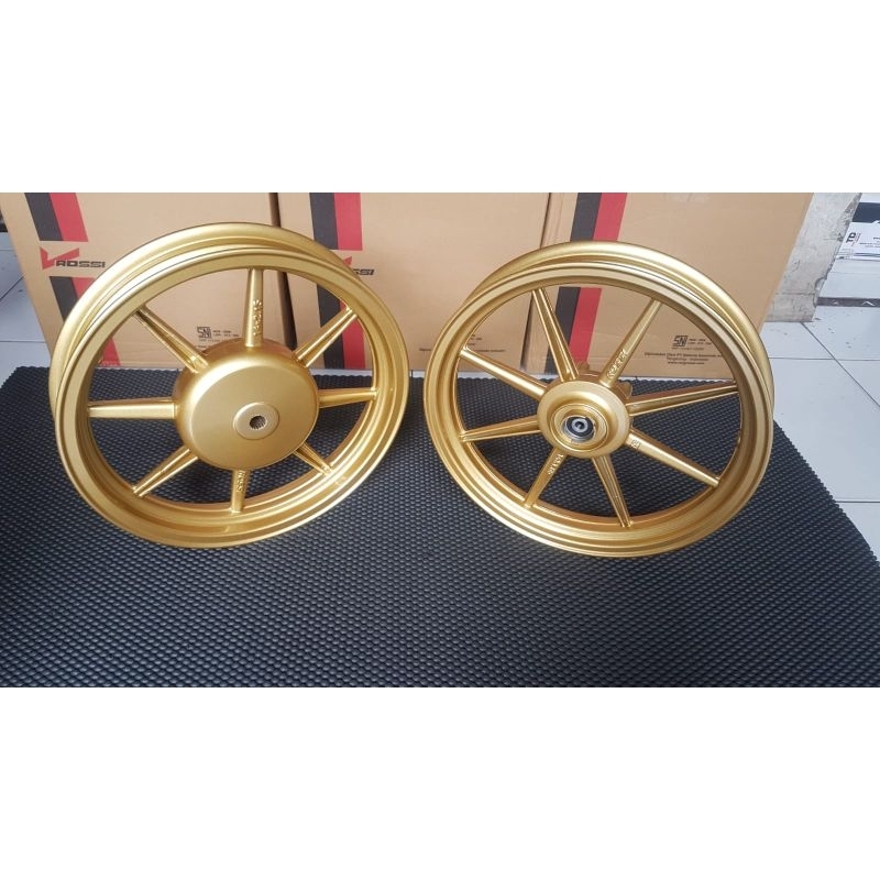 Velek pelek racing Rossi Mio model venom comet 185/215 ring14