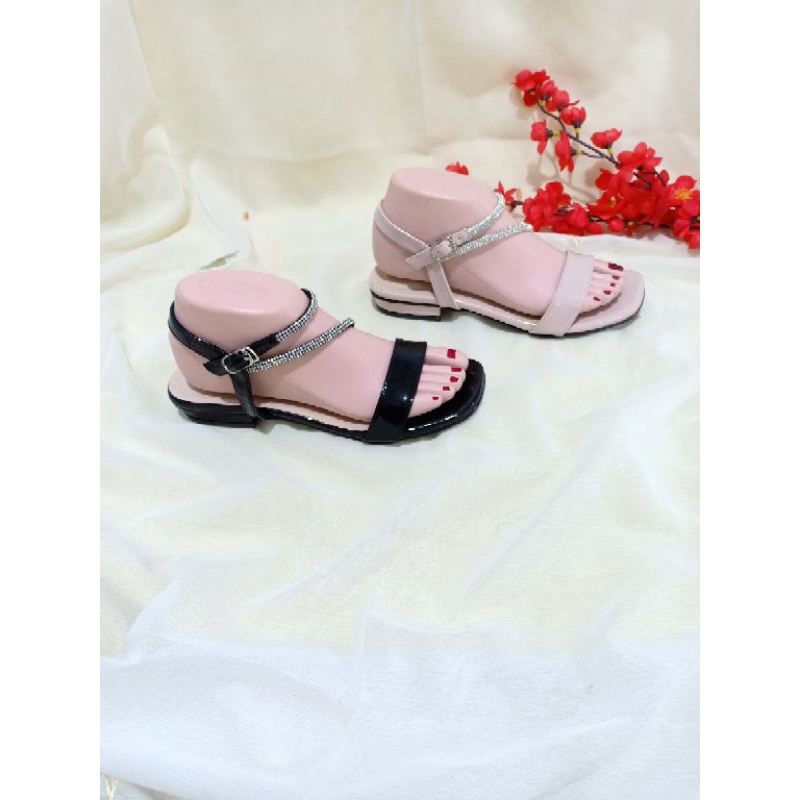 HINDITO SANDAL TALI FLAT 36-41