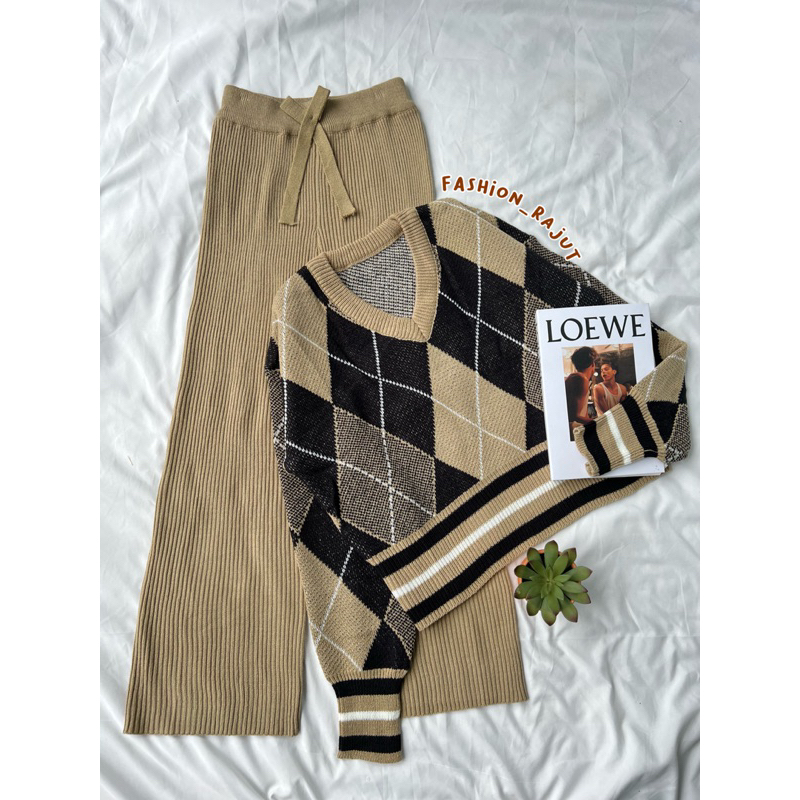 ONE SET ENZY SWEATER