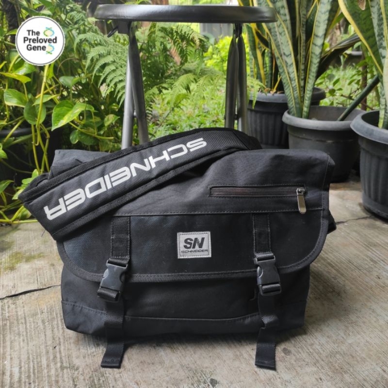 Tas Schneider Crossbody Preloved