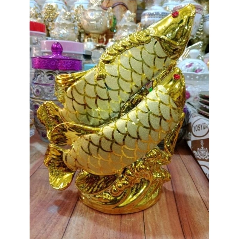 Keramik Pajangan Ikan Arwana/Keramik Import/Keramik Penghias Lemari