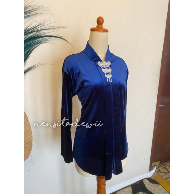 Kebaya Bludru, Model Kartini (Leher V) - Warna Navy