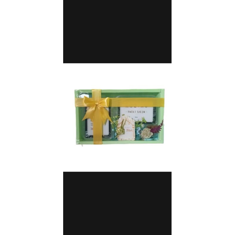 

Hampers Lebaran(Square Hampers)