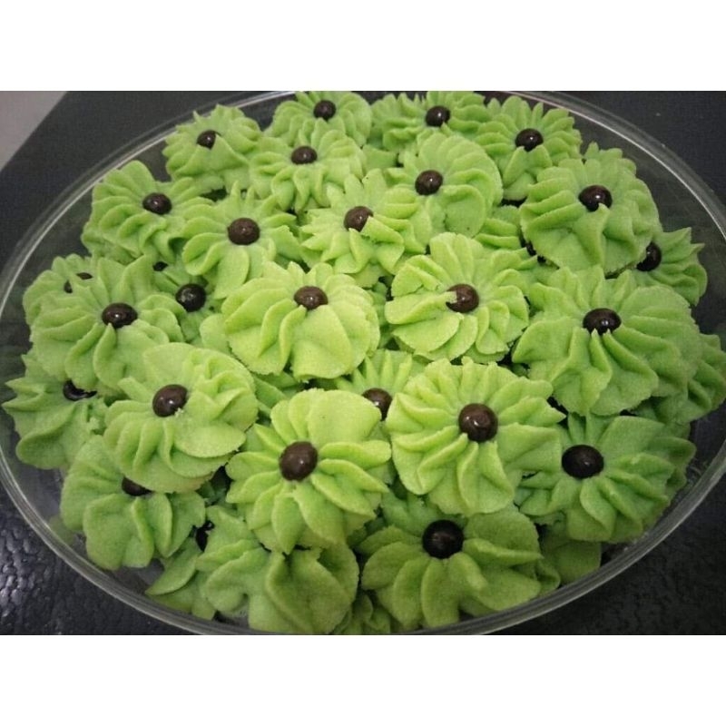 

kue semprit pandan