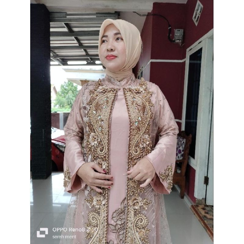 dress mahkota dewa