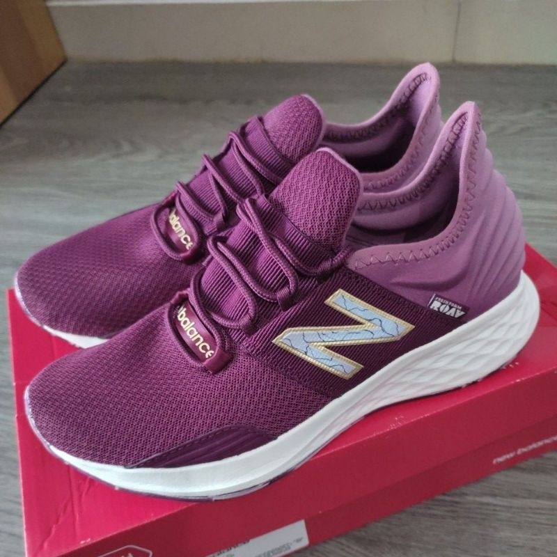 Sepatu New Balance WROAVQD1