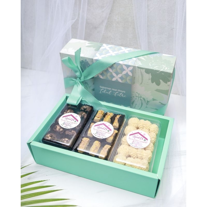 

Rumah71 Hampers Premium - 3 Toples Kue Kering Homemade tanpa pengawet - Spesial Edisi Idul Fitri