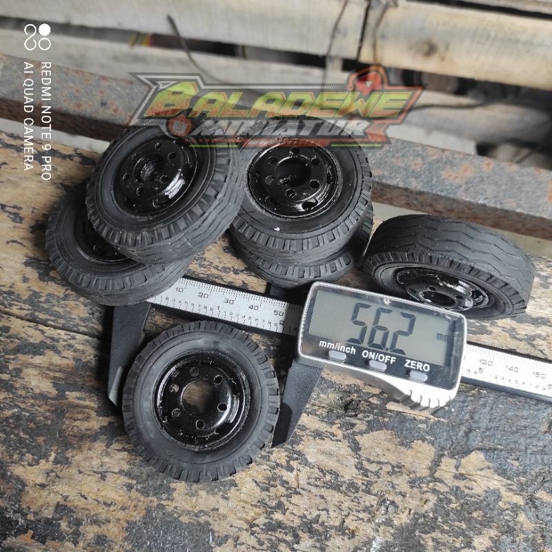Ban Karet Miniatur Truk Skala 14 Ada Motifnya Berkualitas
