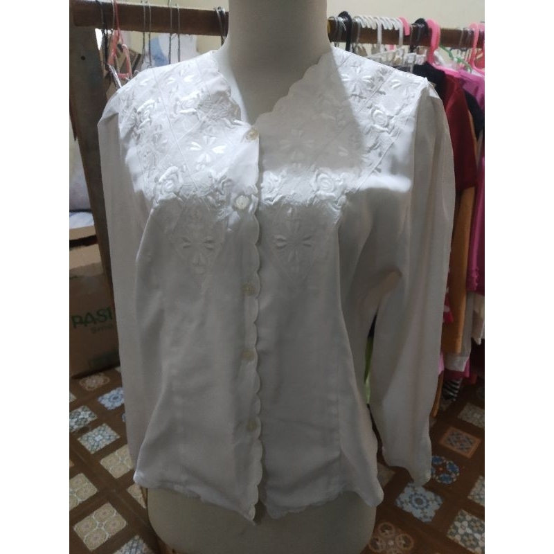 BLOUSE WANITA LENGAN BALON PUTIH PRELOVED LIKE NEW