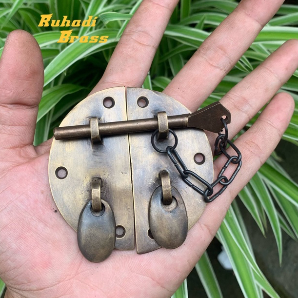 Pengunci overpal kuningan antik motif polos antik 7,5 cm