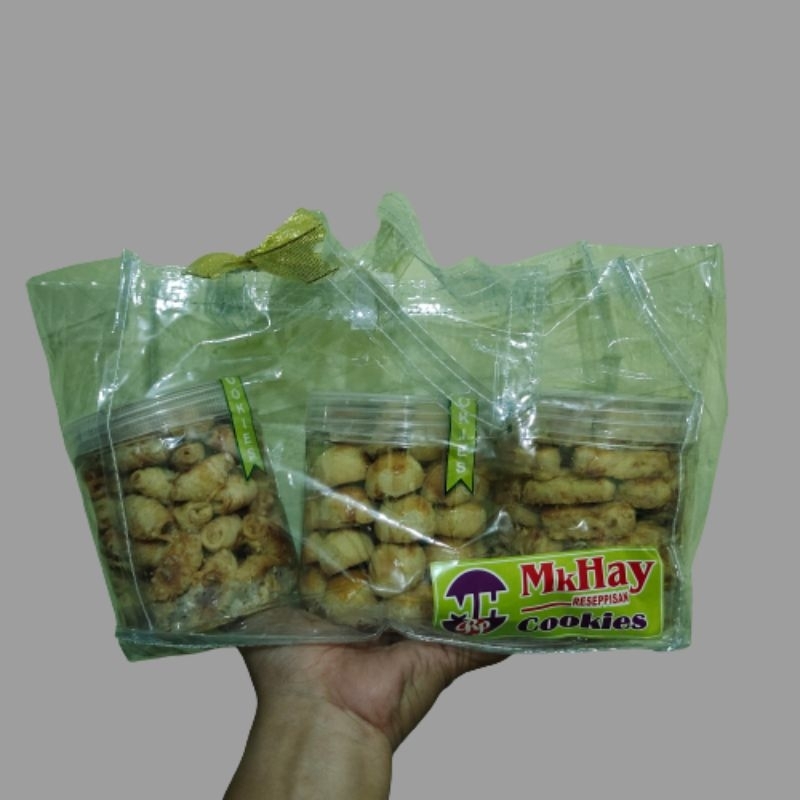 

Cookies Lebaran Paket Lebaran Murmer Kue Nastar Kastengell sagu keju putri salju kue wyshman kue wisman dijamin enak