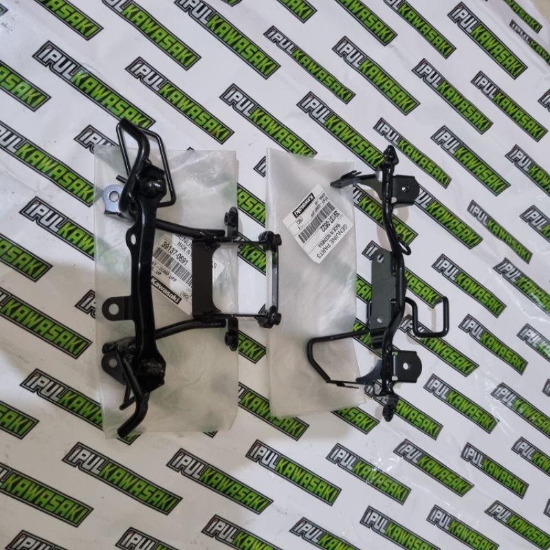 bracket breket dudukan lampu atas bawah z250sl original