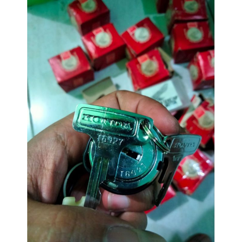 kunci kontak honda CB200 CB175 CB125 TWIN HONDA DREAM HONDA S90 CASTROL