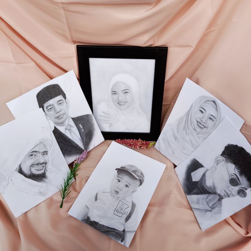 

(dengan Bingkai) A5 Sketsa Lukis Wajah