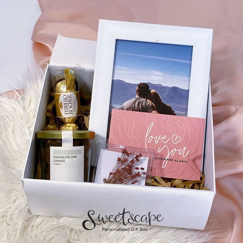 

Gift Box Package 12- Paket Hampers 12 - Kado Ulang Tahun-Wedding
