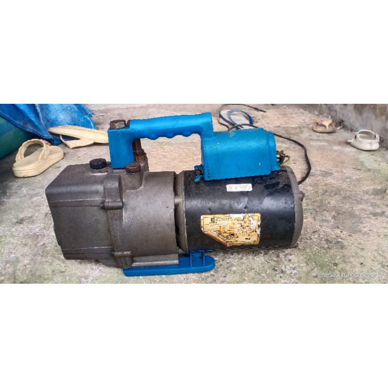 vacum pump robinair