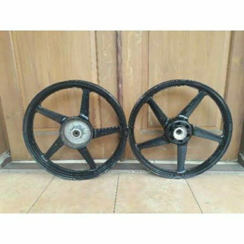pelek velg depan blakang motor scorpio z ring 18 original copotan