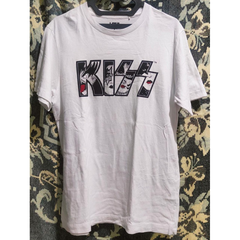 Kaos Uniqlo KISS