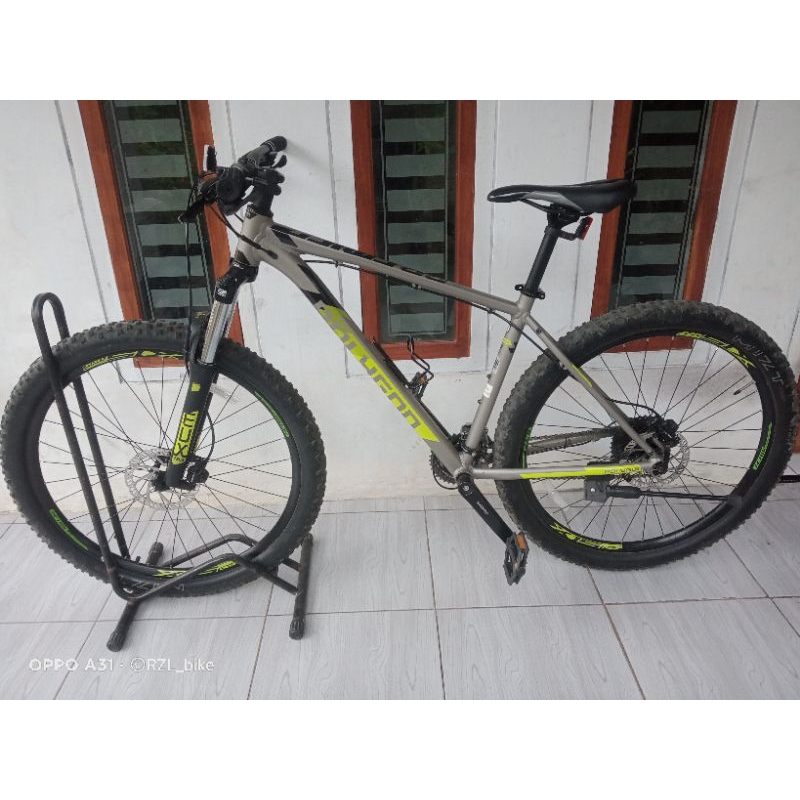 sepeda gunung poligon premier 5 2021 size M 27.5 bekas mulus
