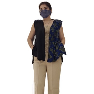 Cardigan Batik Tanpa Lengan Kutung Katun Asimetris Kontemporer Gesyal Biru Hitam Panjang