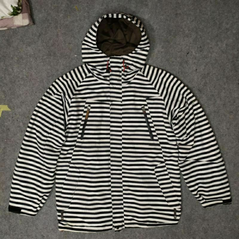 Pontapes / jaket snowboard Pontapes / jaket snowboard / snowboard jacket / jaket strip / jaket salur