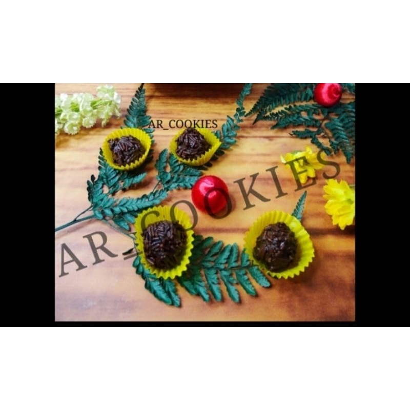 

Bola - Bola Coklat