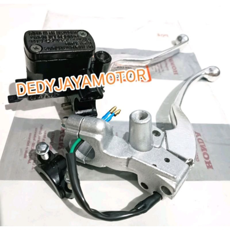 Master rem atas assy Scoopy karbu + silver sepaket Dudukan spion kiri + handle Kiri scoopy injeksi scoopy esp nom cbs