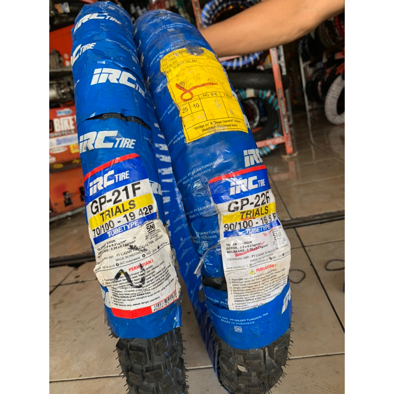 Ban luar IRC KLX tipe S ring 16-19 (70/100 90/100)