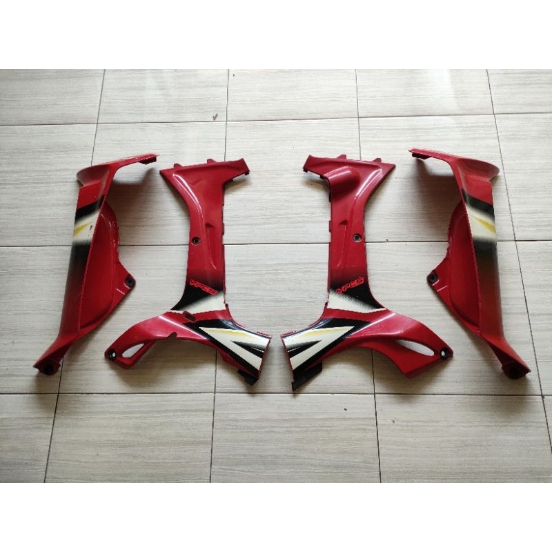 Sepasang Cover Body Sayap Luar Dalam Yamaha Fizr Merah Original