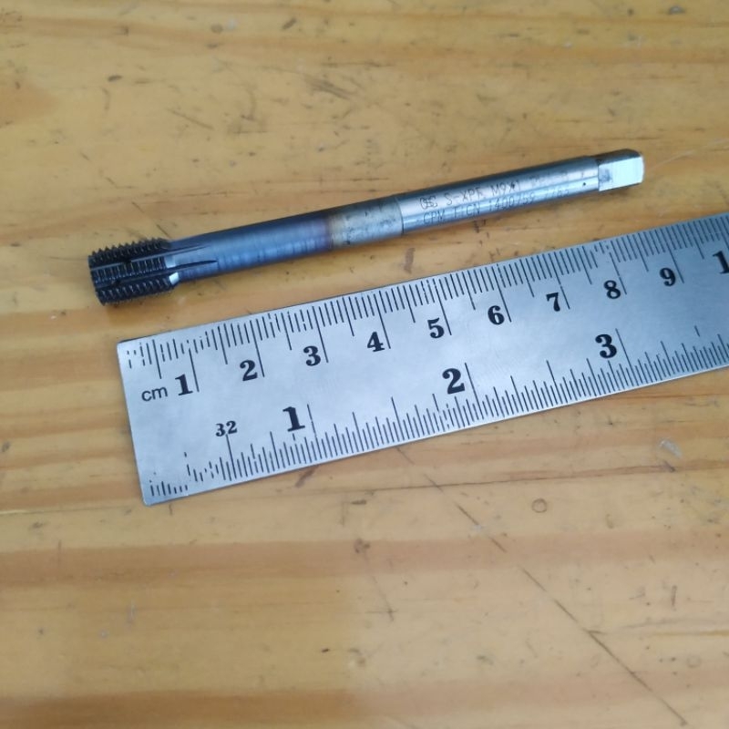 OSG tap roll m9×1 taping m9 × 1 Handtap roll tap M 9×1 bekas