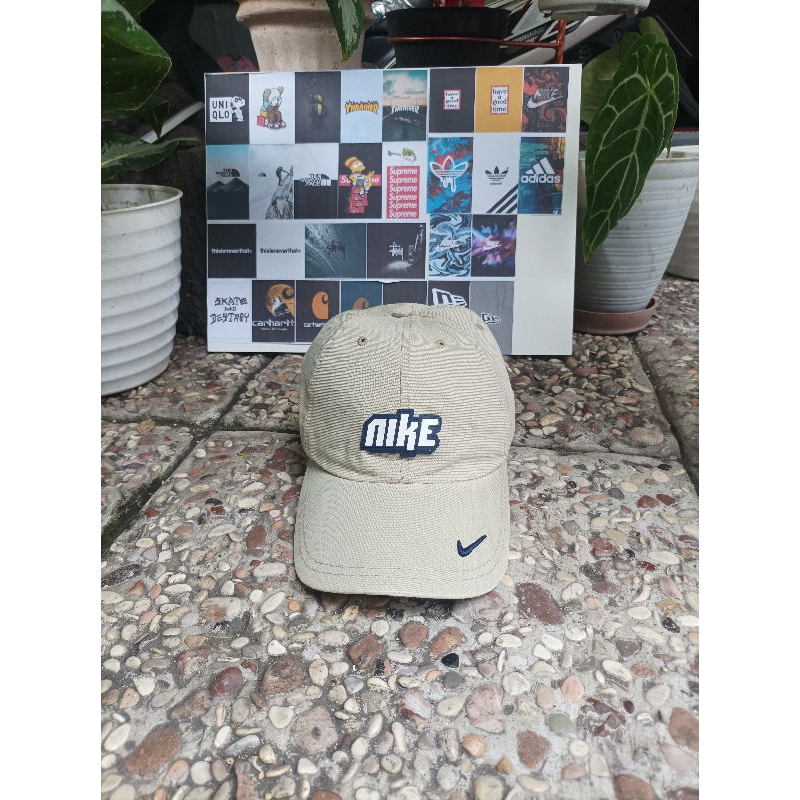Topi Nike Y2K Spellout