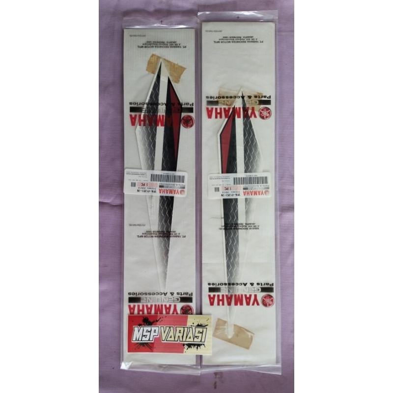 Genuine Part 1PA F17F1 70 dan 1PA F17F2 70 Striping List Stiker Yamaha Vixion new 2014 Putih Silver