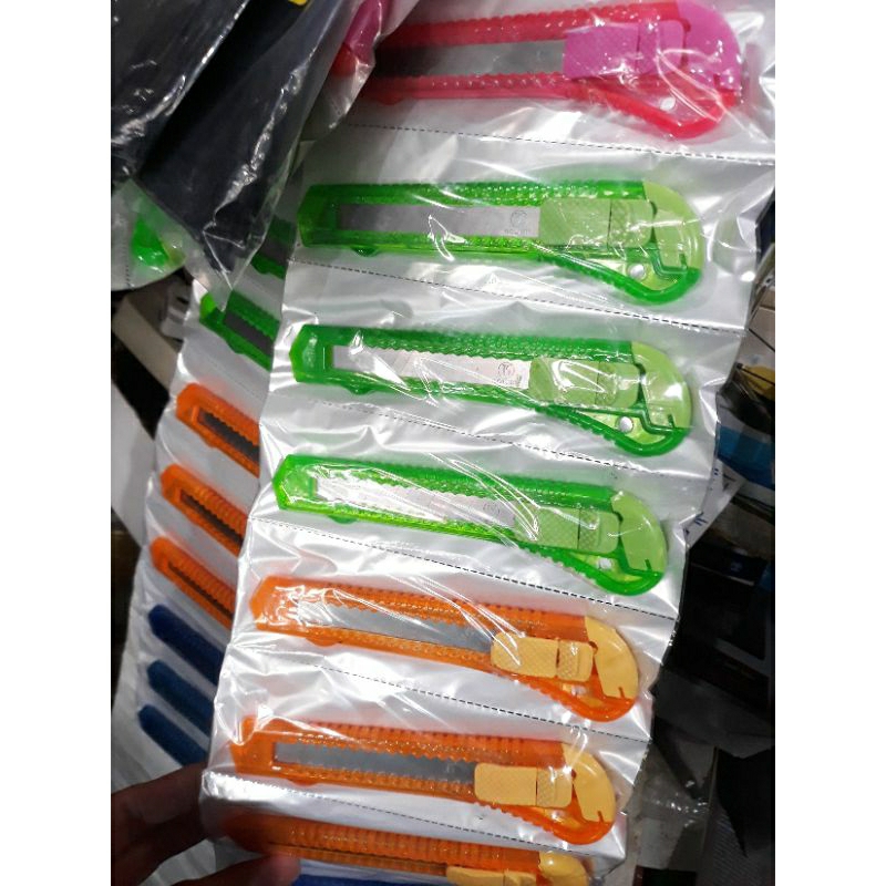 

PISAU CUTTER GAGANG PLASTIK piso cuter murah L500 besar
